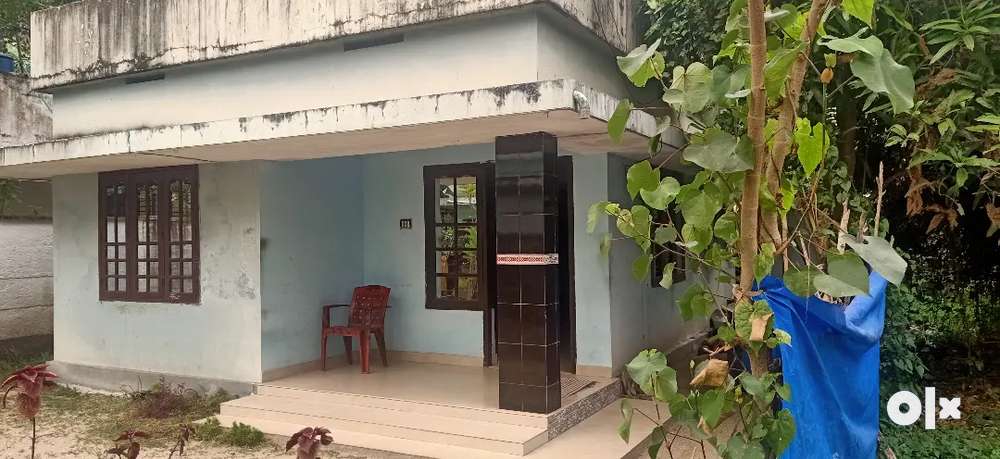 For sale 3.300cent with 2bhk house at kundungassary Njarakkal Vypin