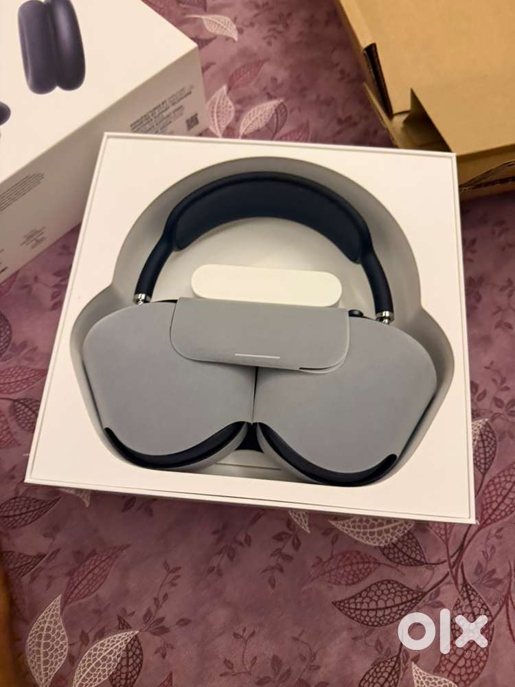 Brand New Apple Airpods Max - 10 days old