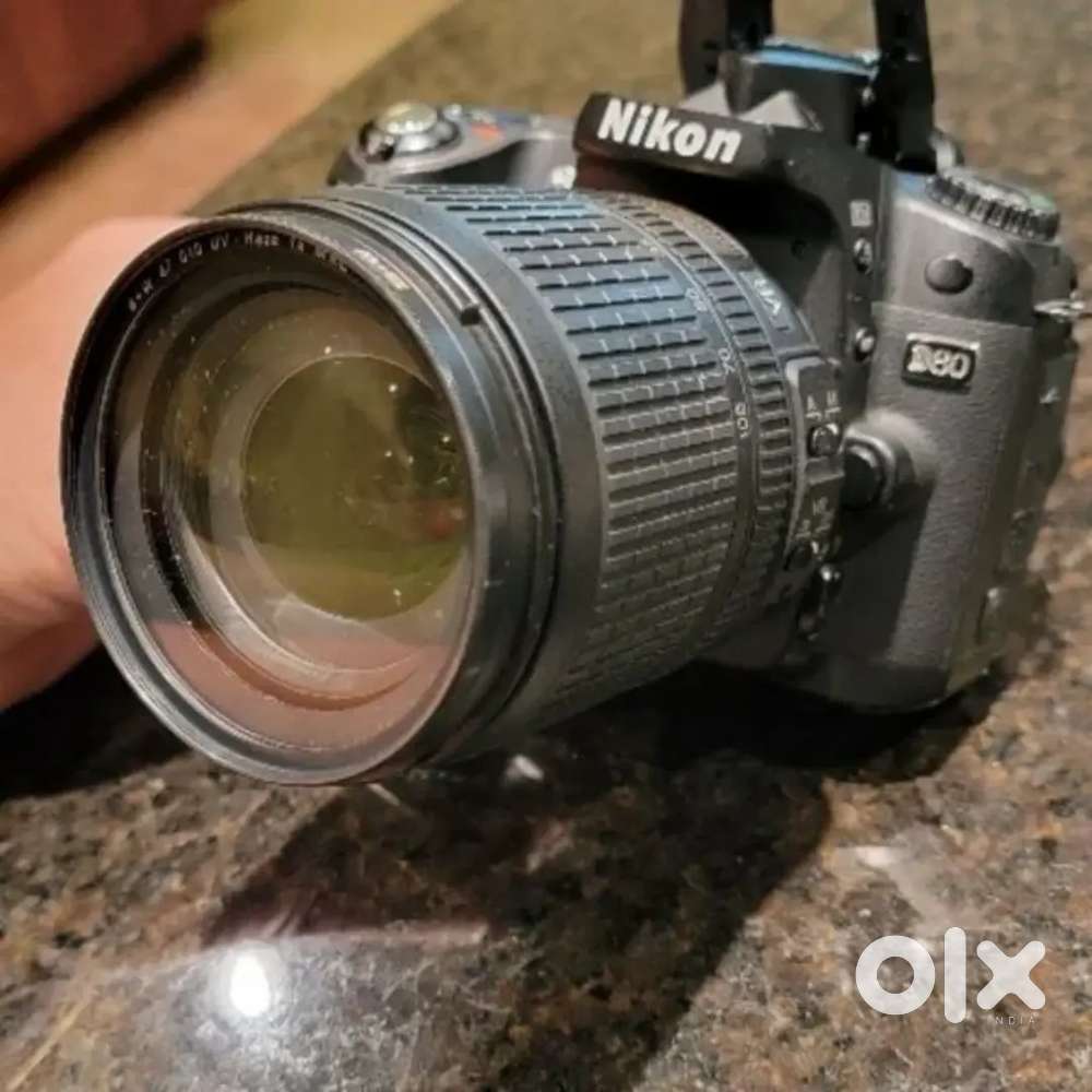 NIKON D80.