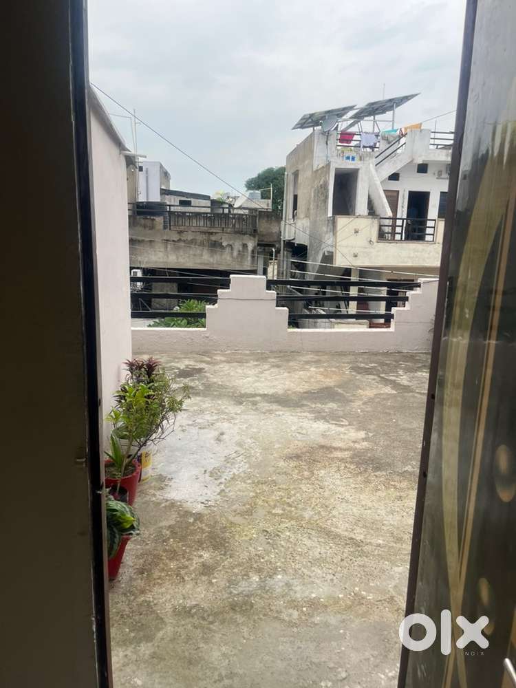 1 bhk house on 2nd floor