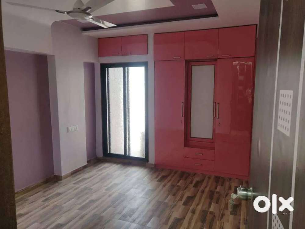 Flat on rent 2bhk semi furnished near sal hospital drive in