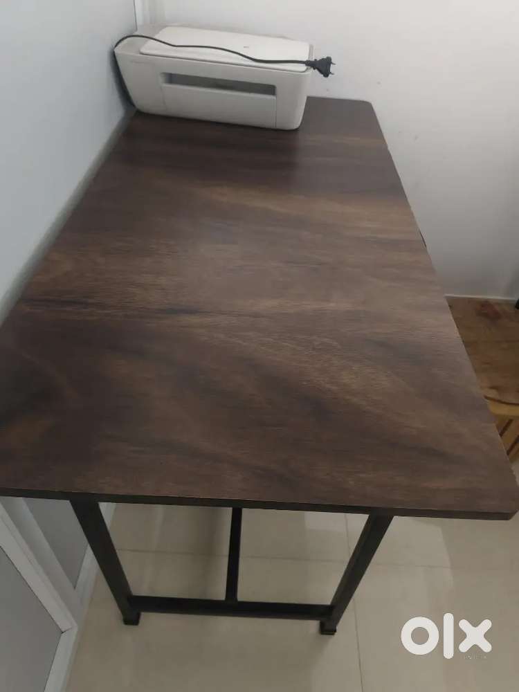 2 table  1 Hp  printer