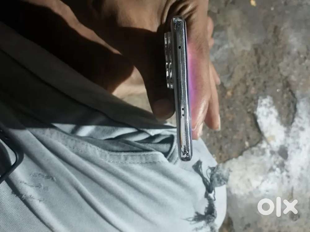 Vivo v50e 5g all okay bil and box only 15 days use 8+8 256gb good