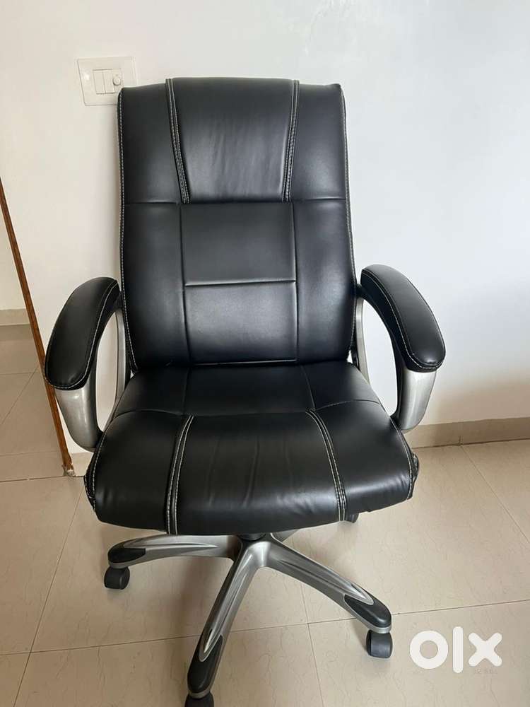 Full Back Executive Office Chair