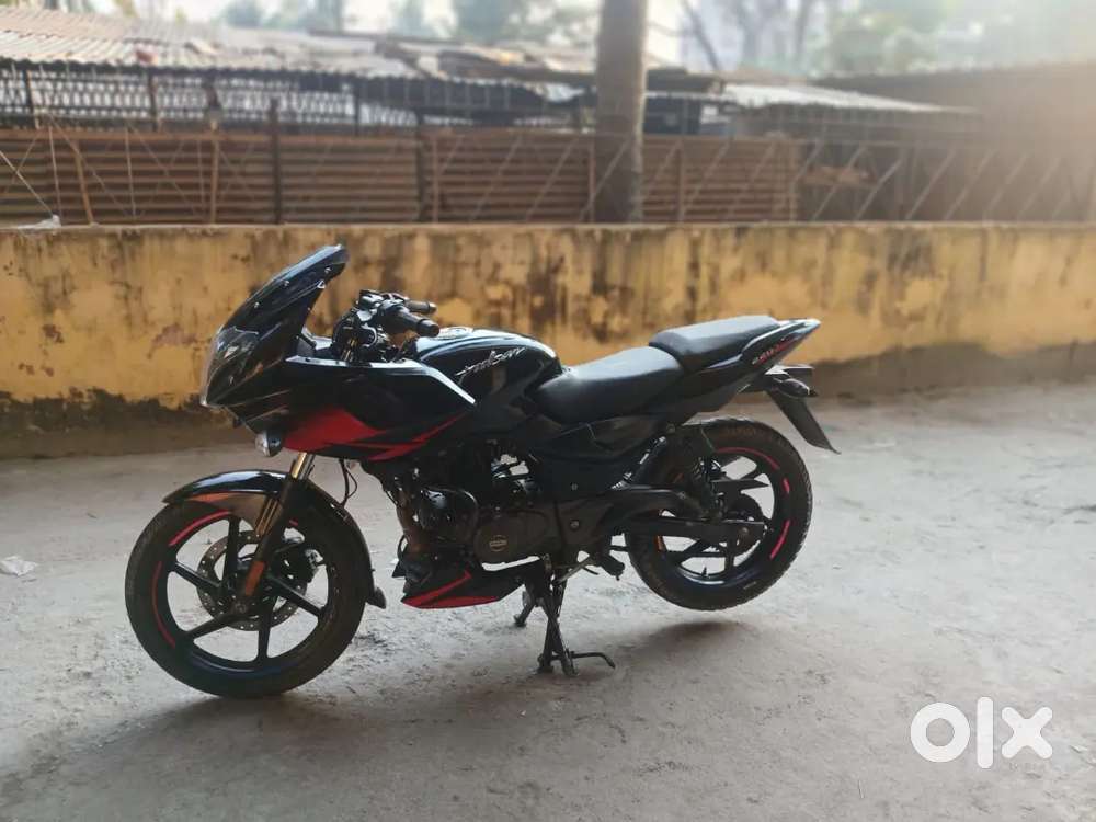 Bajaj pulsar 220 F