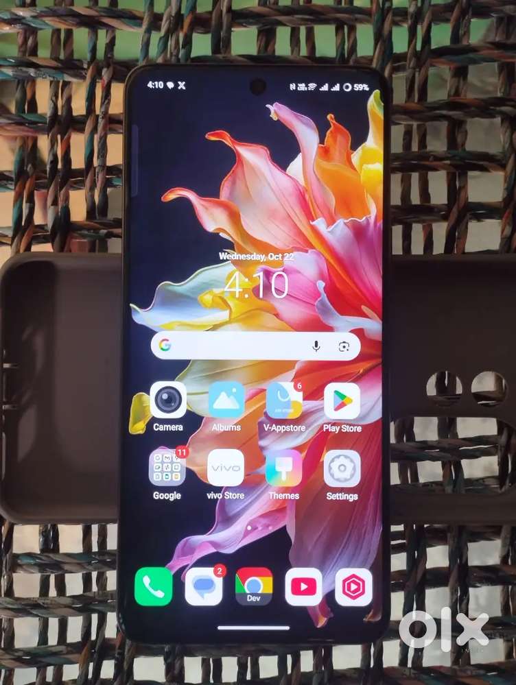 Vivo V60 5G  12GB RAM  256GB Storage  Excellent Condition