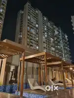 Room available 2bhk flat in luxury society, Gym, pool,wifi,