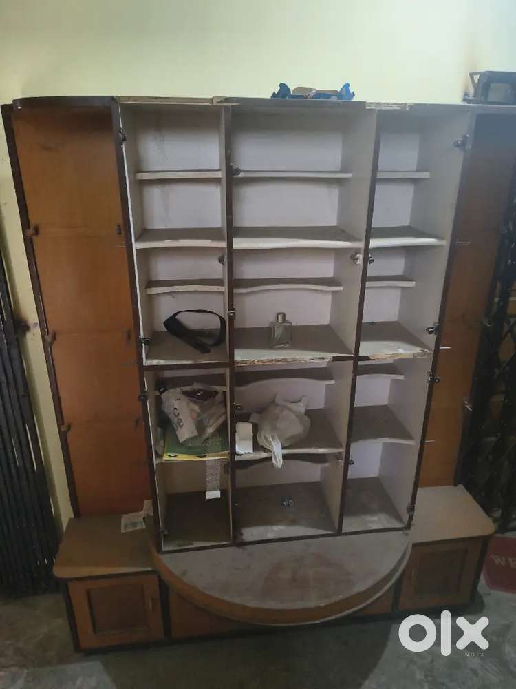 Wooden showcase Wardrobe