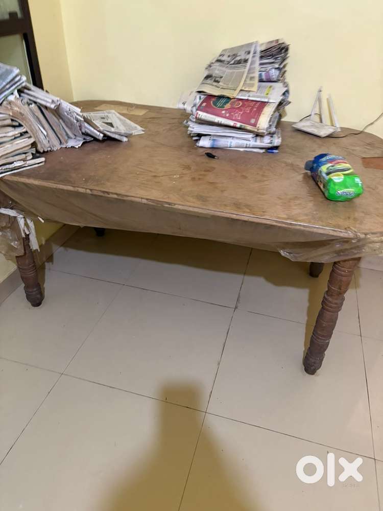Dining table for 6 persons