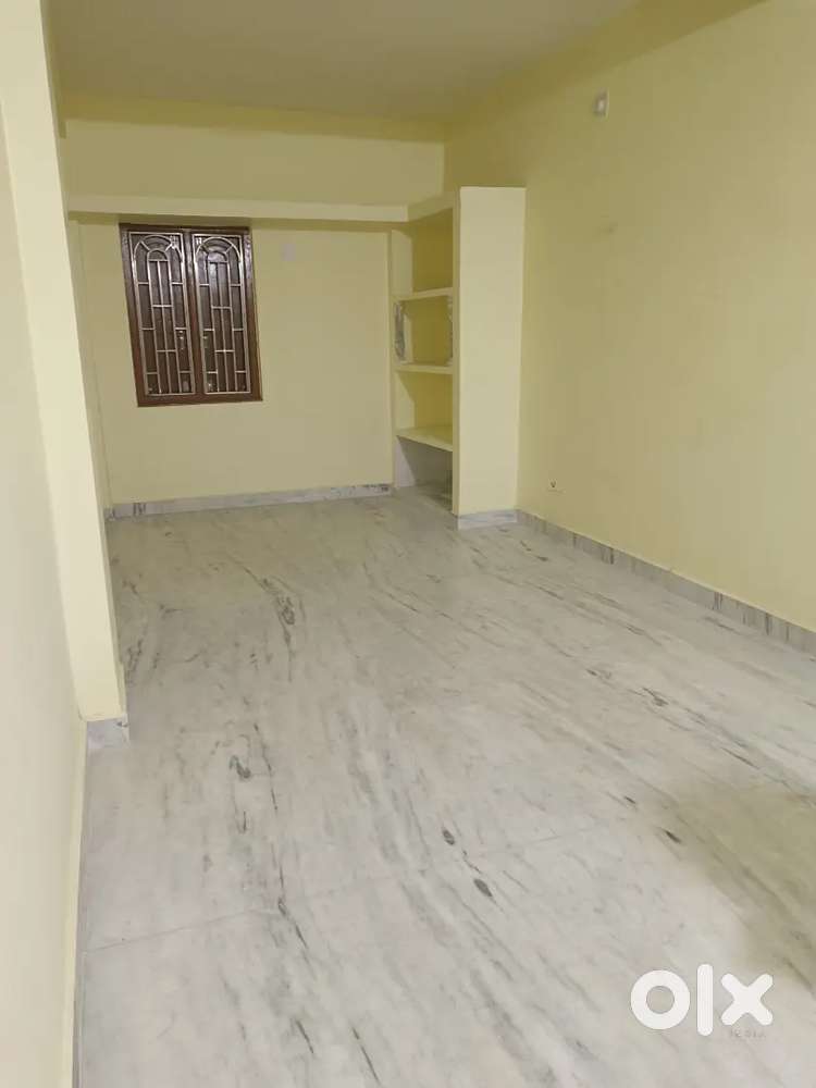 Independent House For Bachelor's Job Holder's 8000 Forest Park