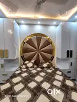 3bhk 80gaj semi furnished floor with lift and call parking