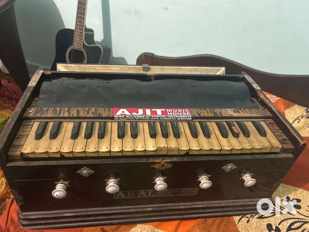 Harmonium 49 keys
