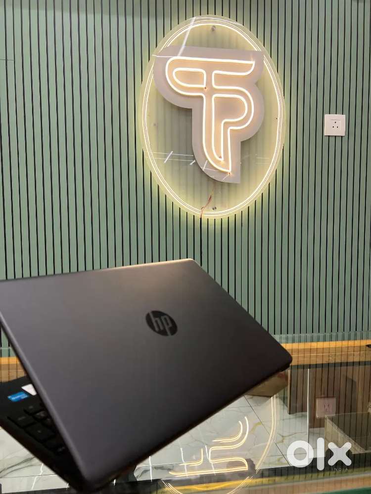 HP 15S Intel Core i3 11th Gen/8GB/256GB
SSD/1 TB HDD