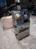 SUGARCANE JUICE MACHINE