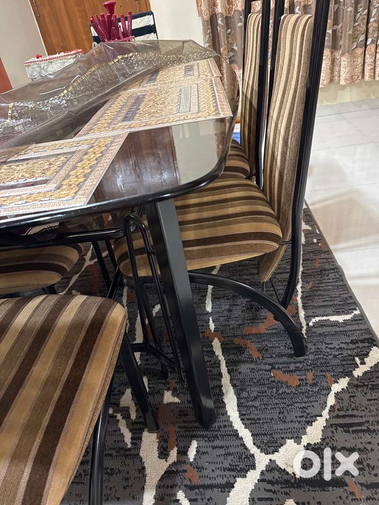 Dinning table