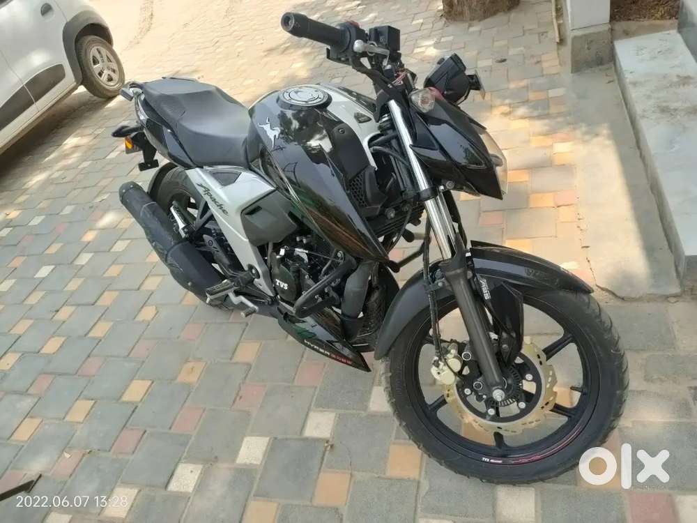 Apache RTR 160 4V