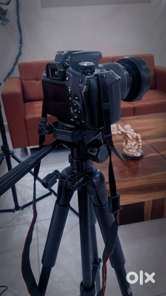 DSLR Canon 1300D, 18-55 mm Lense