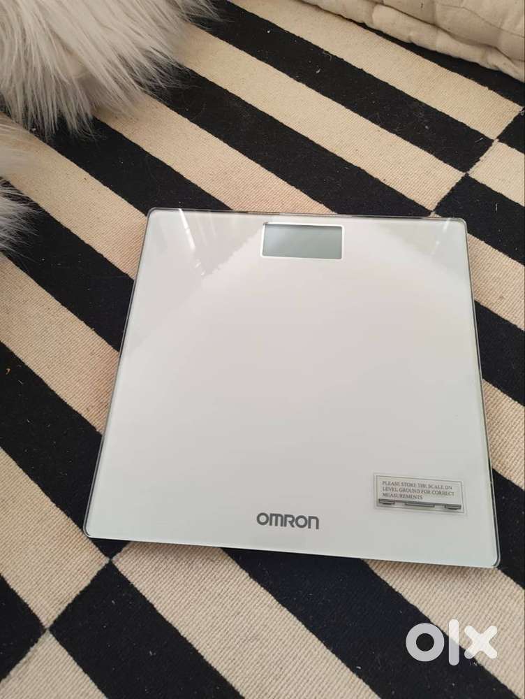 OMRON HN-286 Weighing Scale  (Silver)