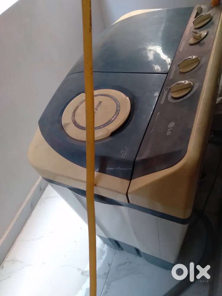 LG SemiAuto Washing Mashine