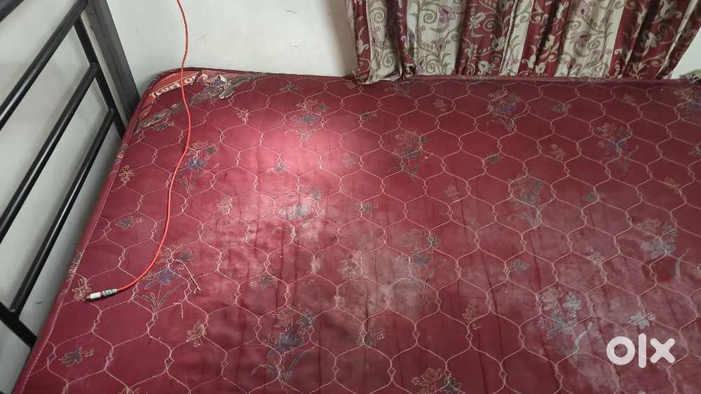 kurlon Matress throw away price