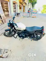 Top modal bike white colour