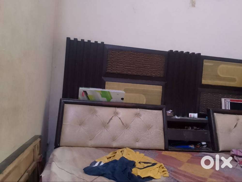 Double Bed With Matress