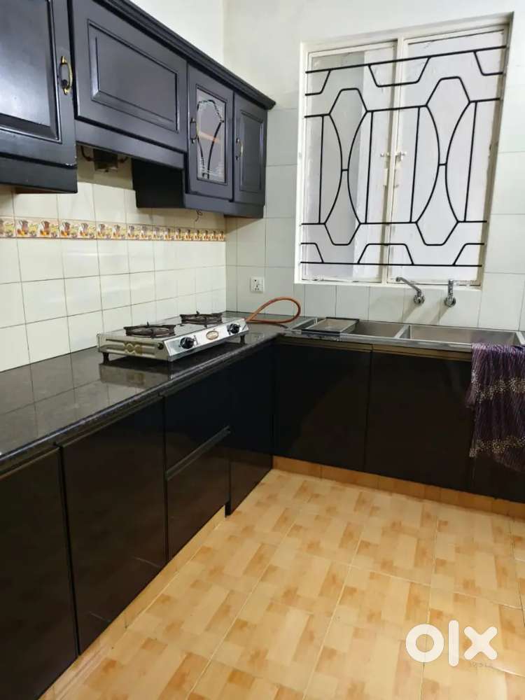 2bhk fully furnished flat available for family