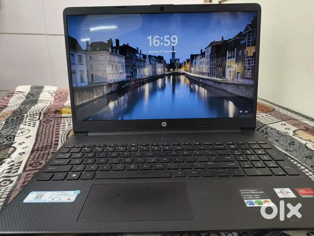 HP 15s- eq1559AU  8GM RAM  512 SSD  Excellent Condition  MS Office
