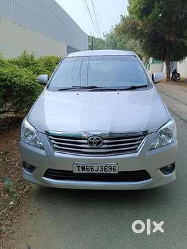 Toyota Innova 2.5 V 7 STR, 2013, Diesel