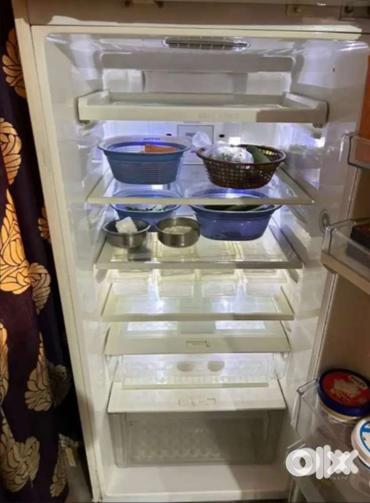New condition fridge well mented