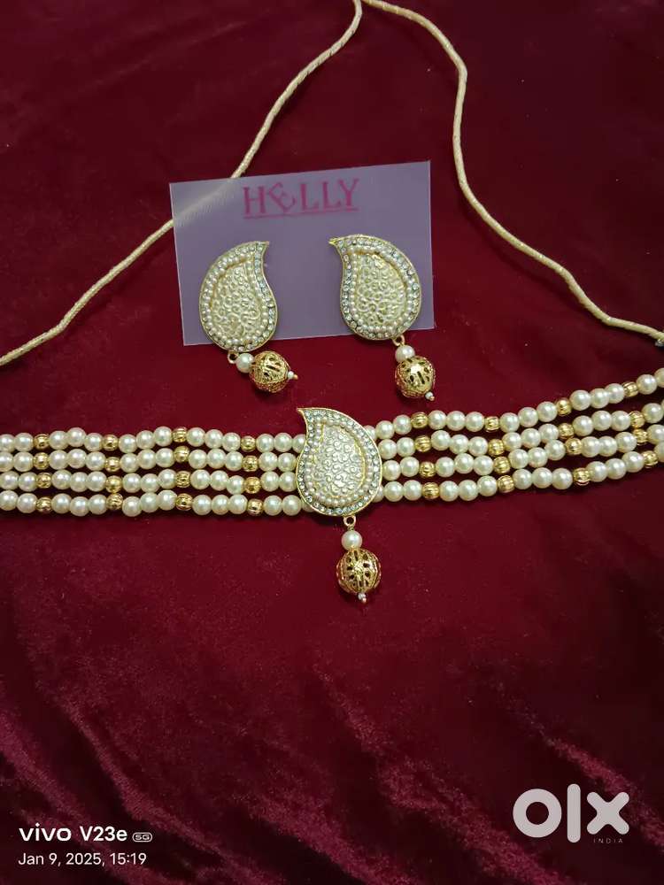 Necklace new price 100