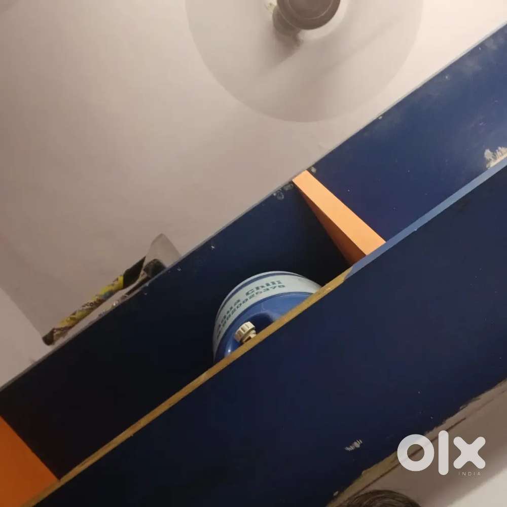 Office for rent opp bhyander station east