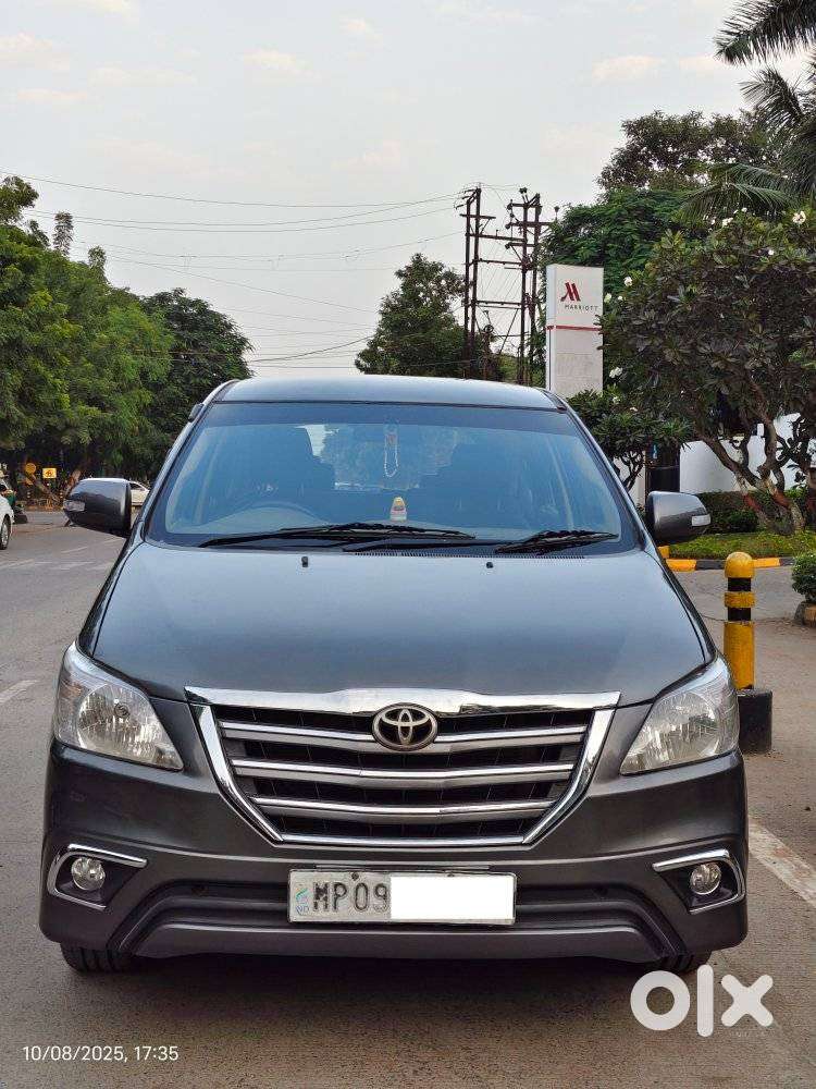 Toyota Innova 2.5 V 8 STR, 2014, Diesel