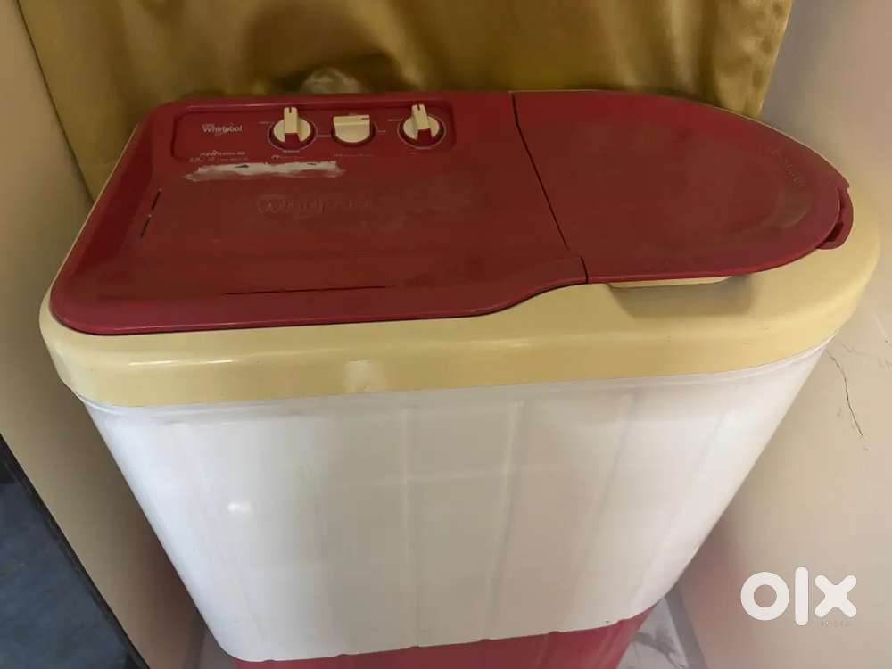 Whirlpool Semi Automatic washing machine