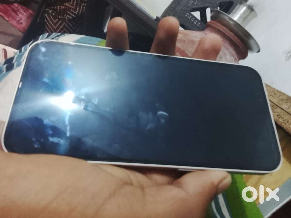 I phone 13 batyr hate 100 ok garnti pis ha