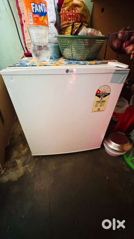 Mini refrigerator