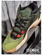 Nike jordan z1 shoes almost new