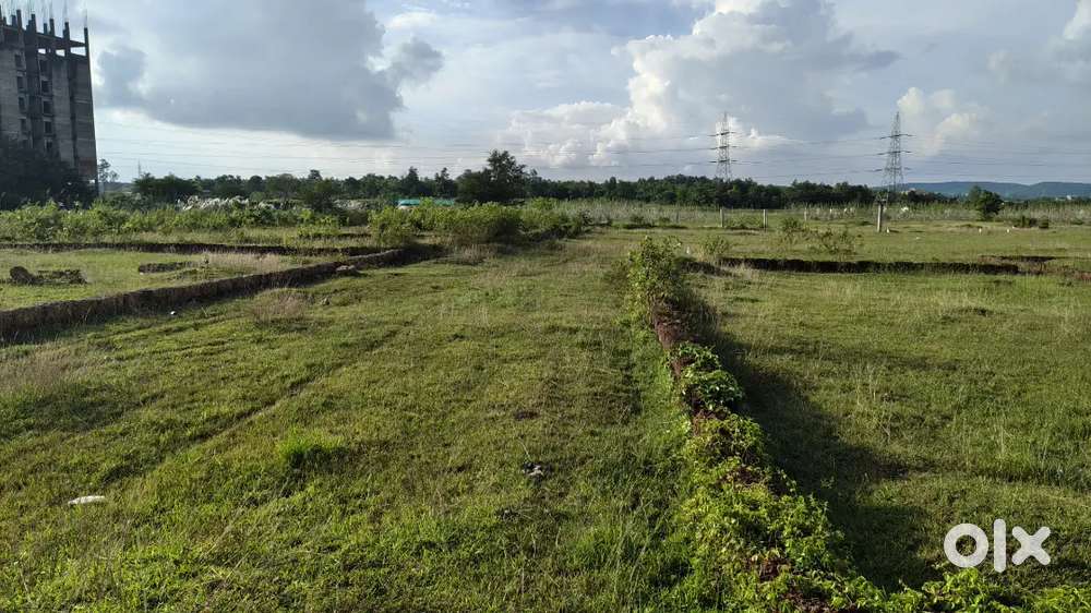 Sum Hospitals to 4klmtr distance Ghangapatna plot for sale.