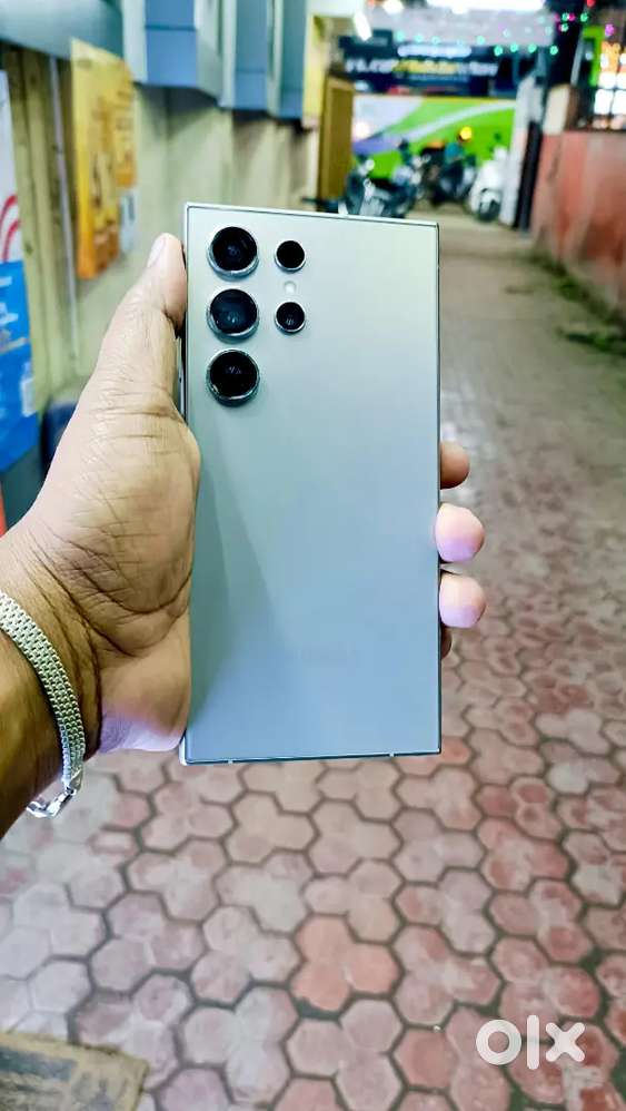 Samsung S24 ultra 12/256GB In Warranty