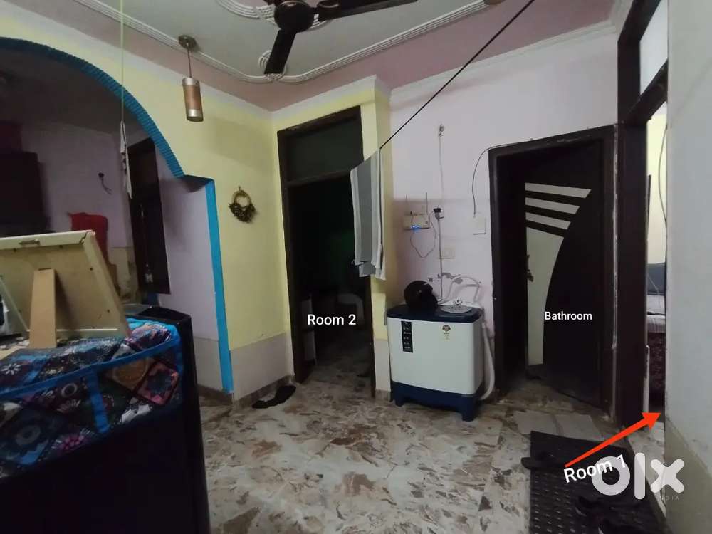 Semi Furnished 2 Bhk Flat For Sharing (1 Room)