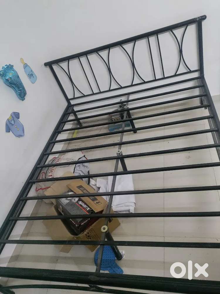 Good condition Steel folding bed
