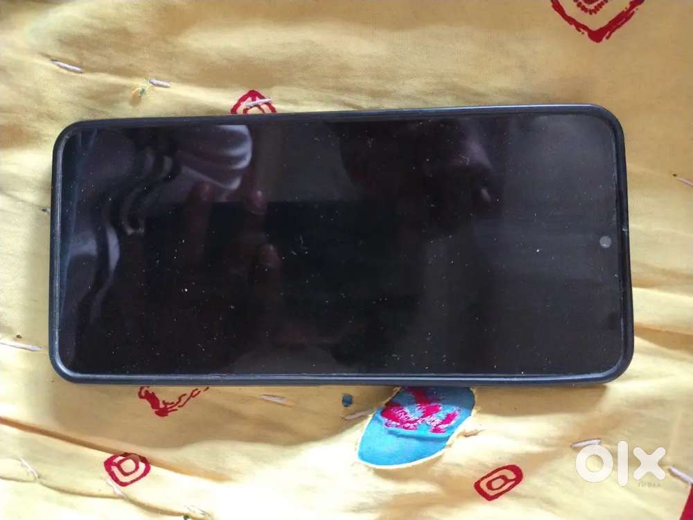 5G mobile h 1sal huaa h bill h box h ek sal se bhi aabhi km h