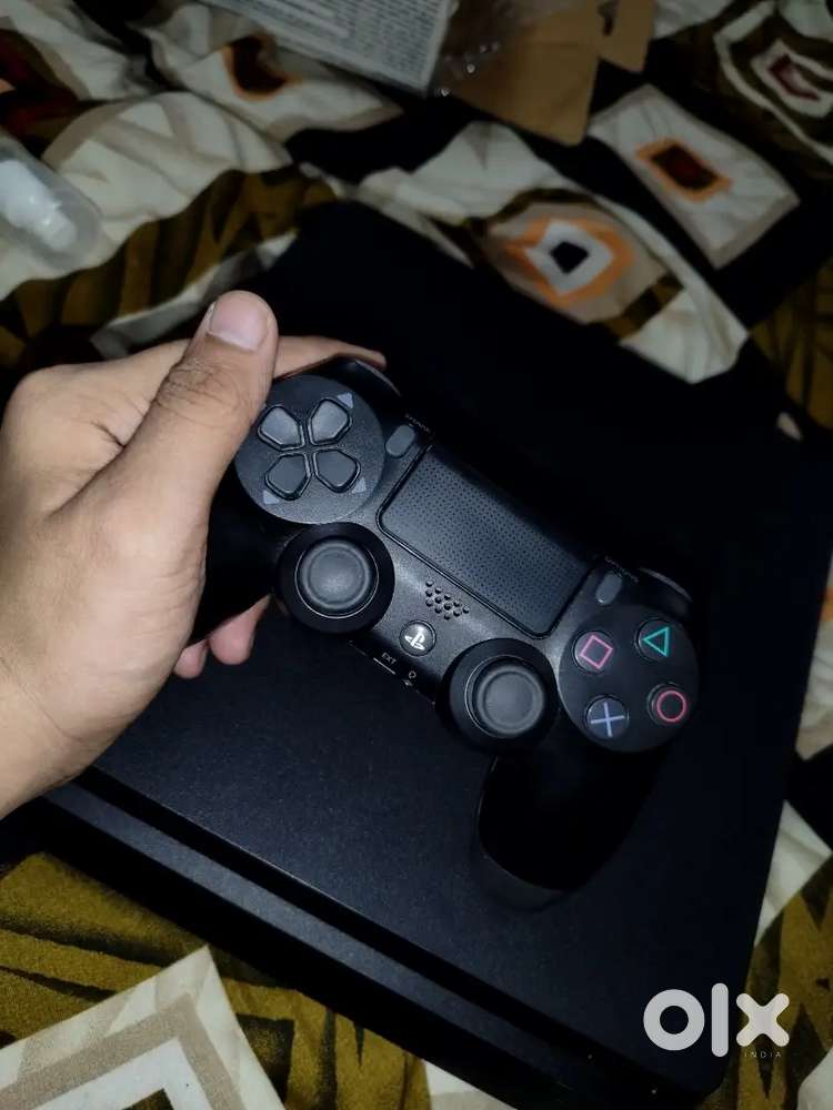 PS4 SLIM 1 TB