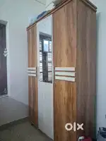 ഇഷ്‌ടം പോലെ സ്ഥലം Modern wood Almirah. 3 ഡോറുകൾ