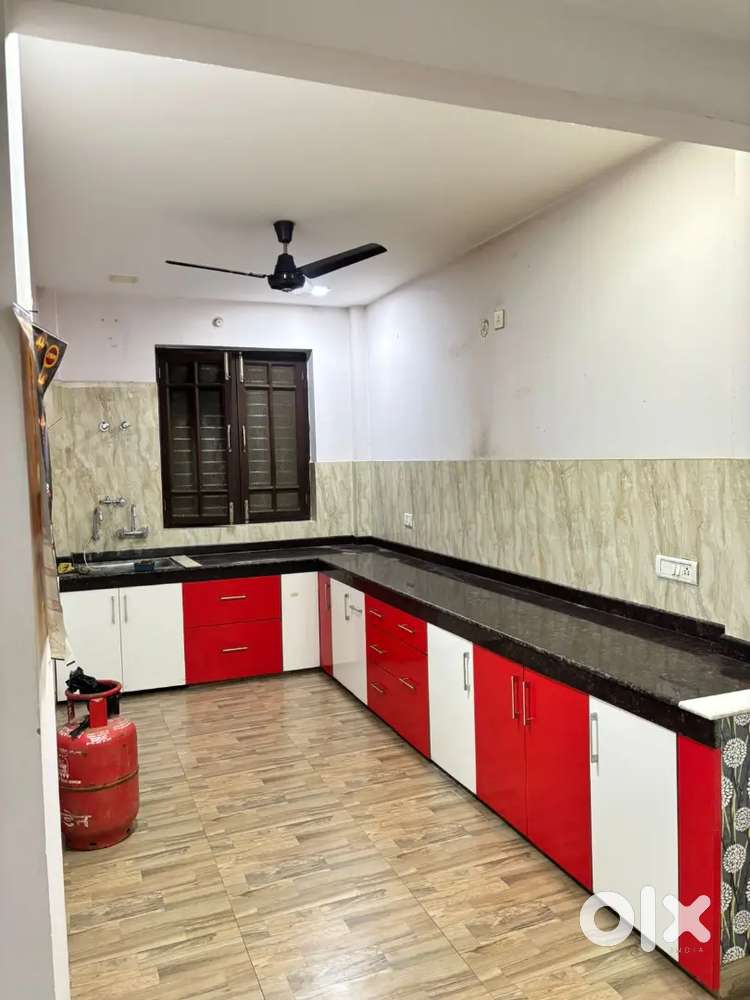 2 BHK independent house near aliganj