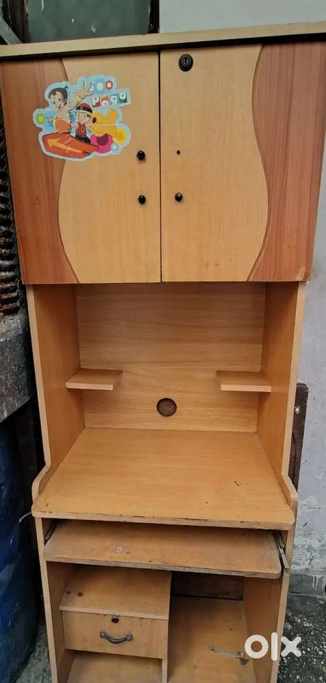 Computer table (good quality)
