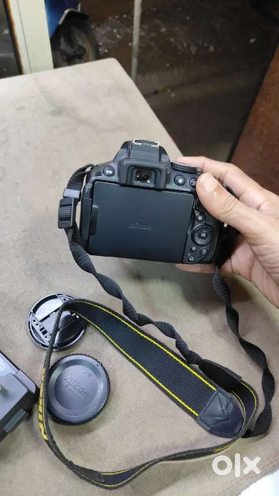 Nikon 5300 DSLR Camera 18-55 Lens