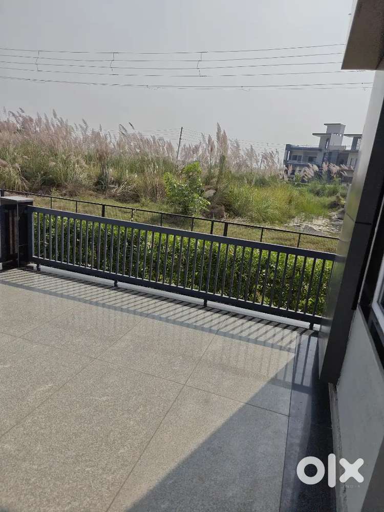 375 gaj corner plus park face plot for sale in HSVP Sector-27, Rohtak