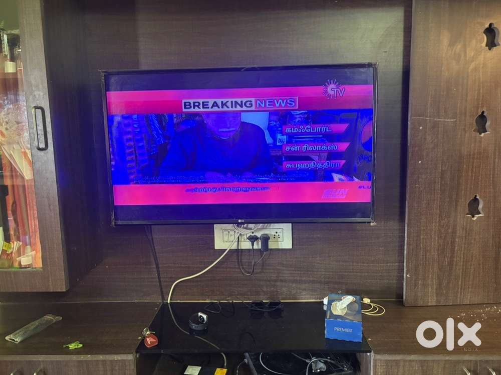 LG 43 inchs TV for sale