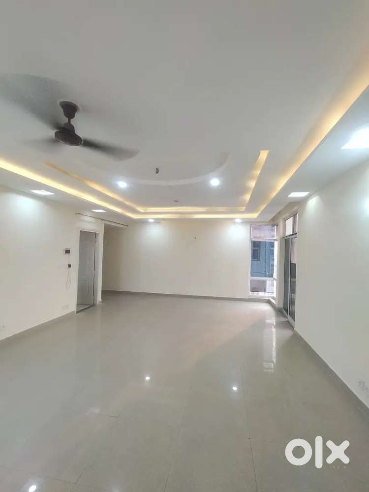 4bhk semi furnished flat celebrity green ansal just to lulumall Lko.